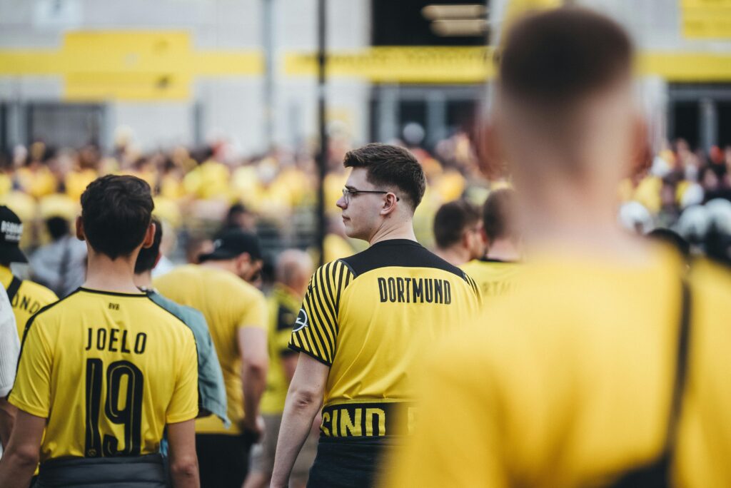 dortmund fans bij wedstrijd